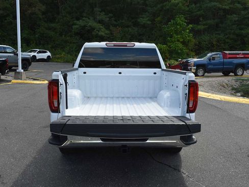 Used 2025 GMC Sierra 1500 SLT image 10