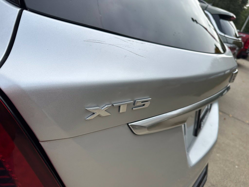 Used 2020 Cadillac XT5 Premium Luxury w/ LPO, Floor Liner Package FWD image 32