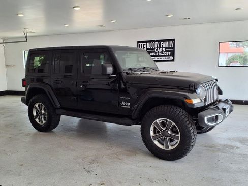 Used 2020 Jeep Wrangler Unlimited Sahara AWD/4WD image 21