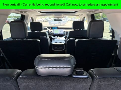 Used 2025 Ford Expedition Max Platinum AWD/4WD image 5