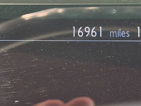 Used 2017 Rolls-Royce Dawn RWD image 20