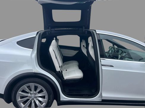 Used 2017 Tesla Model X 90D AWD/4WD image 26