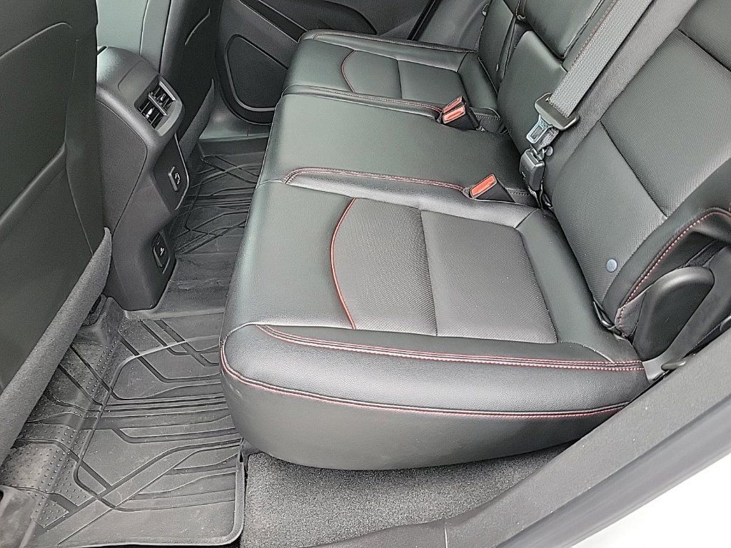Used 2024 Chevrolet Equinox RS w/ RS Leather Package AWD/4WD image 11