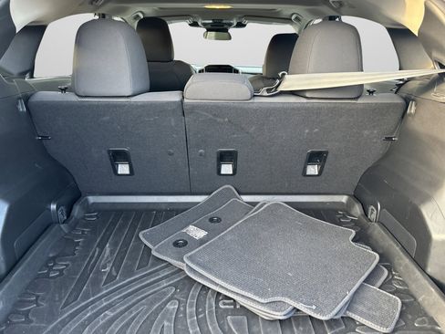 Used 2024 Subaru Crosstrek 2.0i Premium image 9