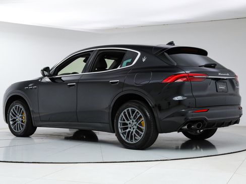 Certified 2023 Maserati Grecale GT image 3