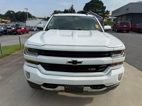 Used 2017 Chevrolet Silverado 1500 LT w/ All Star Edition AWD/4WD image 3