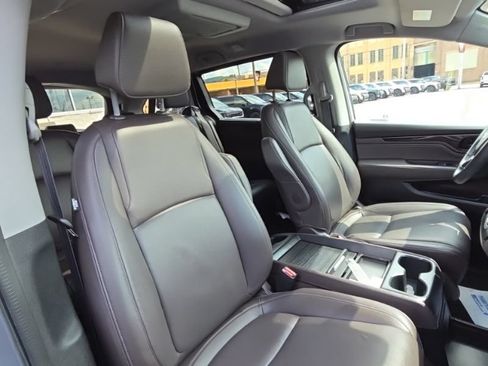 Used 2023 Honda Odyssey Touring image 15
