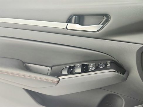 Used 2024 Nissan Altima 2.5 SR image 22