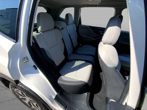 Used 2021 Subaru Forester Premium AWD/4WD image 19