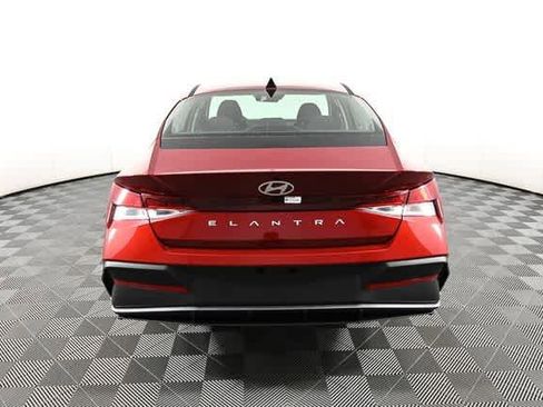New 2026 Hyundai Elantra SE image 9
