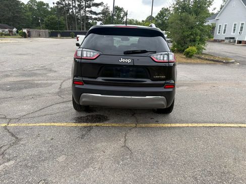 Used 2020 Jeep Cherokee Limited FWD image 8