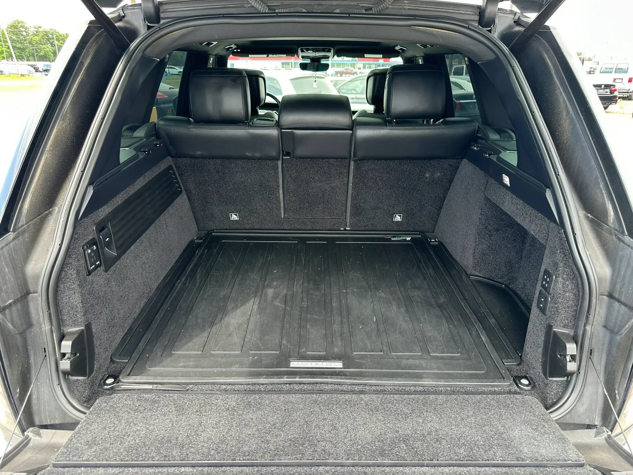 Used 2018 Land Rover Range Rover HSE AWD/4WD image 17