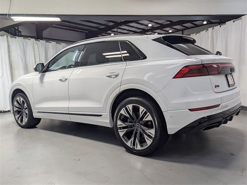 Used 2024 Audi Q8 Premium Plus image 4