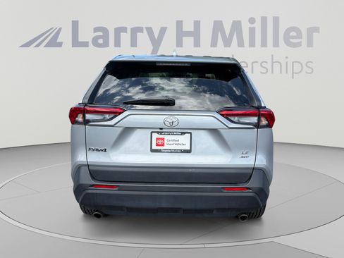 Used 2025 Toyota RAV4 LE AWD/4WD image 4