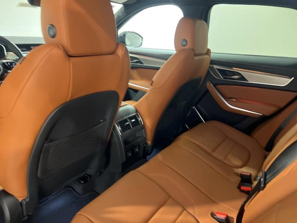 Used 2026 Jaguar F-PACE R-Dynamic S AWD/4WD image 10