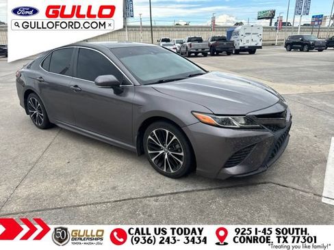 Used 2018 Toyota Camry SE w/ Convenience Package FWD image 3