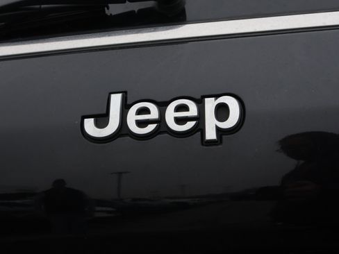 Used 2021 Jeep Grand Cherokee L Limited image 18