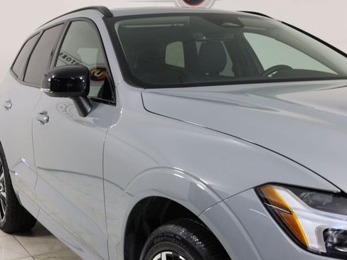 Used 2025 Volvo XC60 B5 Plus AWD/4WD image 37