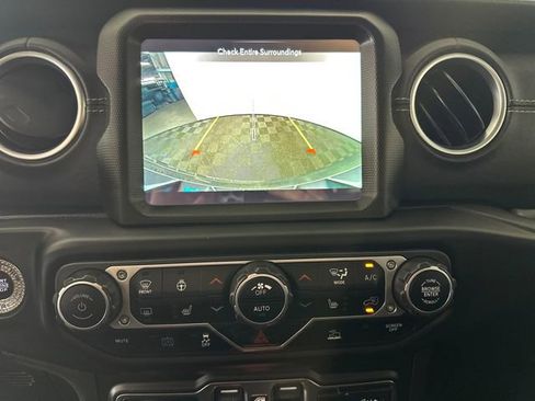 Used 2023 Jeep Wrangler Unlimited Sahara w/ Cold Weather Group AWD/4WD image 23
