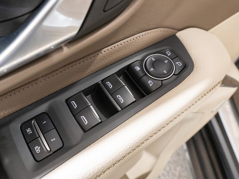 Used 2021 GMC Yukon XL Denali AWD/4WD image 14