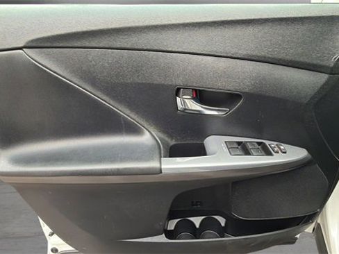 Used 2014 Toyota Venza LE image 17