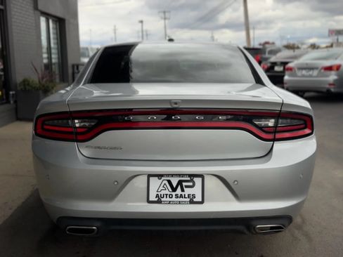 Used 2019 Dodge Charger SXT w/ Leather Interior Group RWD image 4