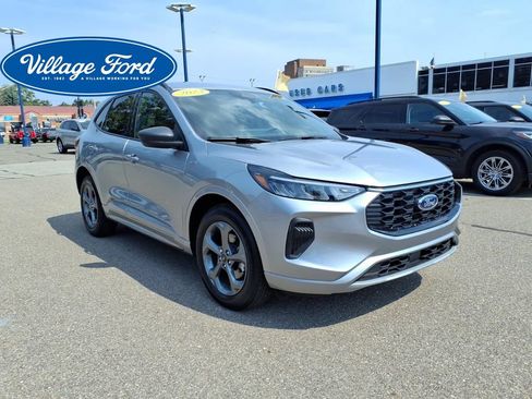 Certified 2023 Ford Escape ST-Line w/ Tech Pack #1 AWD/4WD image 4