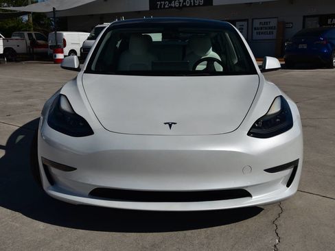 Used 2023 Tesla Model 3 Standard Range image 2