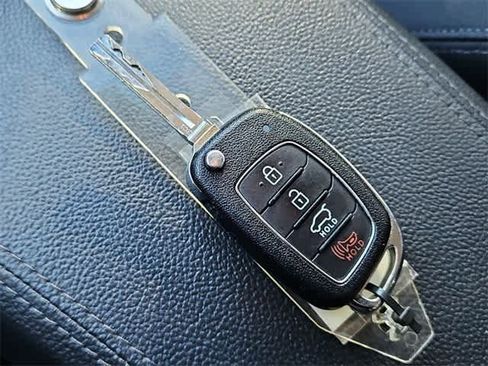 Used 2018 Hyundai Tucson SEL image 34