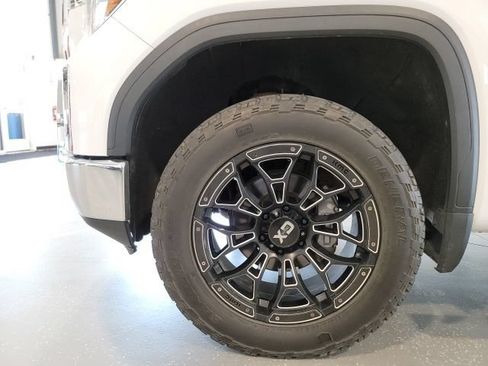 Used 2019 GMC Sierra 1500 SLT w/ SLT Premium Package AWD/4WD image 11