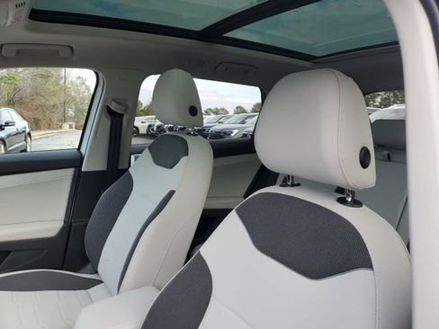 New 2026 Volkswagen Taos SE AWD/4WD image 16