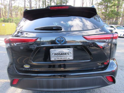 Used 2023 Toyota Highlander Bronze Edition image 7