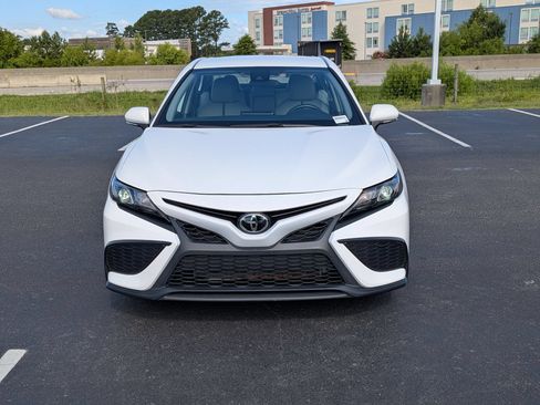 Used 2024 Toyota Camry SE FWD image 8