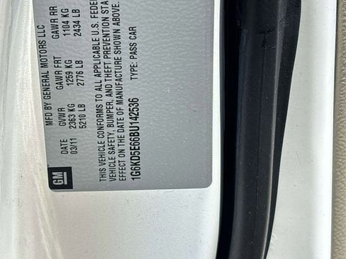 Used 2011 Cadillac DTS Luxury FWD image 29