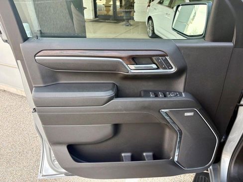 Used 2024 GMC Sierra 1500 SLT w/ SLT Premium Plus Package image 18