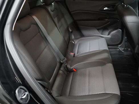 Used 2024 Chevrolet Trax LT w/ Sunroof Package FWD image 20