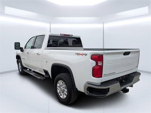 Used 2024 Chevrolet Silverado 2500 LTZ image 5