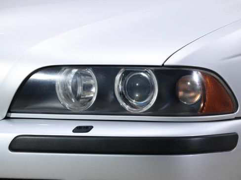 Used 2003 BMW M5 image 16