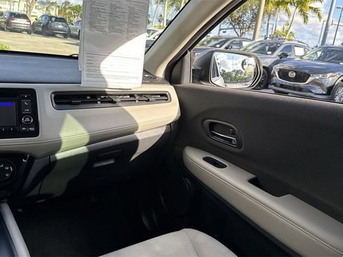 Used 2020 Honda HR-V LX image 16