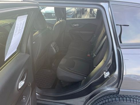 Used 2015 Jeep Cherokee Latitude w/ Comfort/Convenience Group image 12