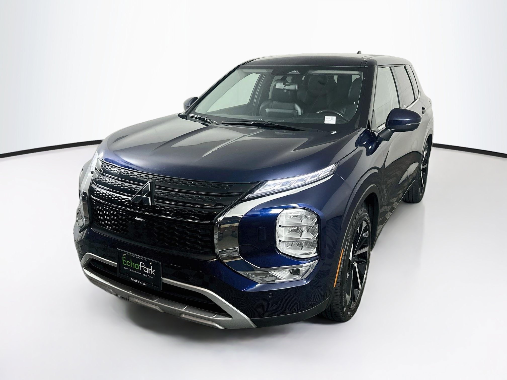 Used 2024 Mitsubishi Outlander SE AWD/4WD image 3
