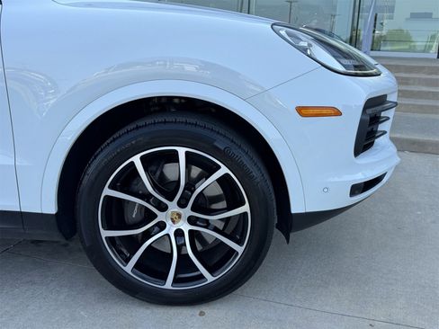 Certified 2022 Porsche Cayenne Coupe image 11
