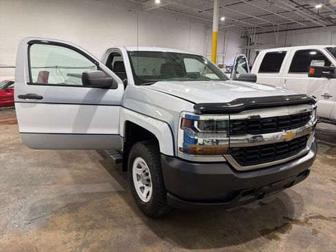 Used 2018 Chevrolet Silverado 1500 W/T w/ WT Convenience Package AWD/4WD image 21