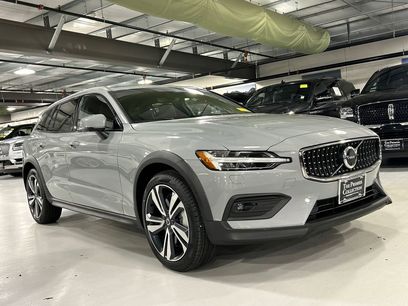 Used 2026 Volvo V60 B5 Cross Country Plus w/ Protection Package Premier