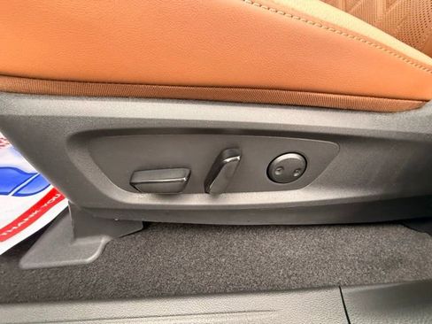 New 2026 Nissan Pathfinder Platinum image 13