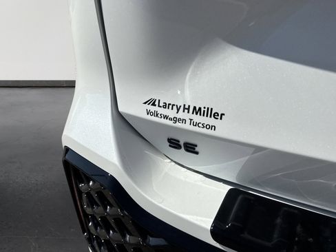 New 2026 Volkswagen Tiguan SE R-Line image 6