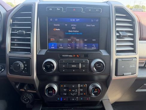 Used 2020 Ford F250 Platinum w/ Snow Plow Prep Package AWD/4WD image 27