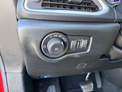 New 2026 Chrysler Pacifica Select FWD image 30