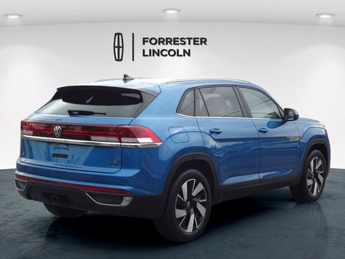 Used 2024 Volkswagen Atlas Cross Sport SE w/ Panoramic Sunroof Package AWD/4WD image 3