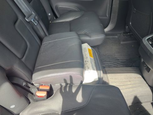 Certified 2022 Volvo XC90 T6 Momentum w/ Advanced Package image 33